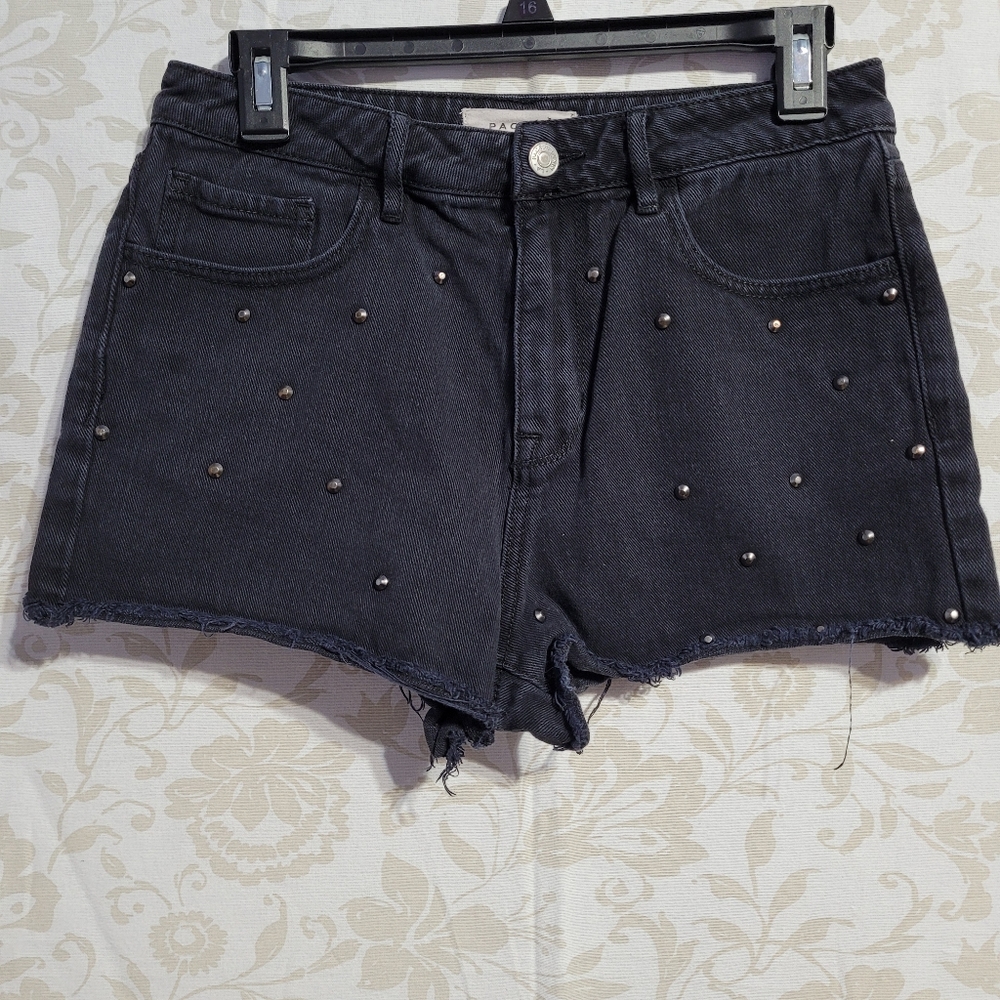 Pacsun High Rise Shortcut off with studs & rhinestones Size 27